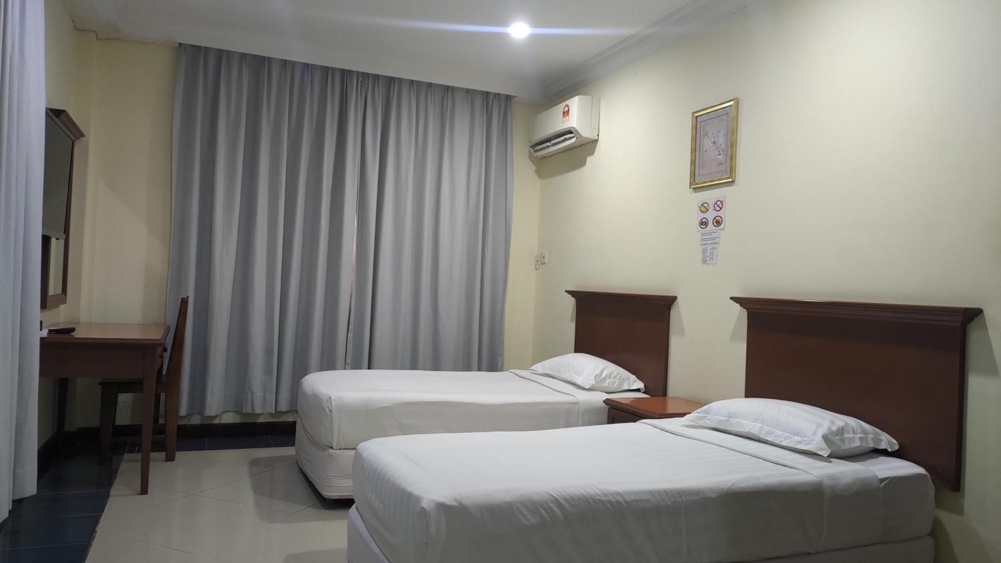 The Upper Deck Hotel Kudat Exterior foto