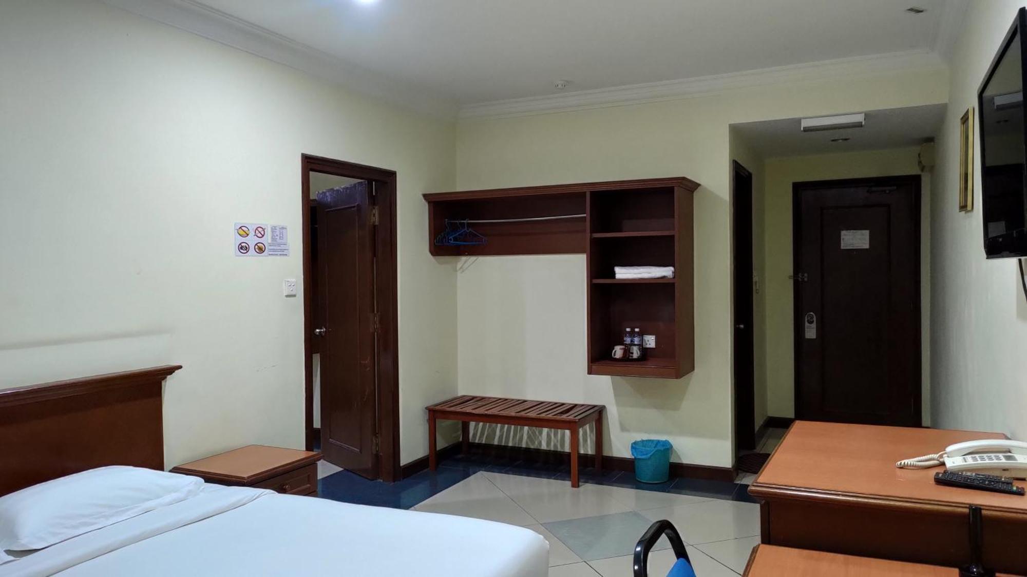 The Upper Deck Hotel Kudat Exterior foto